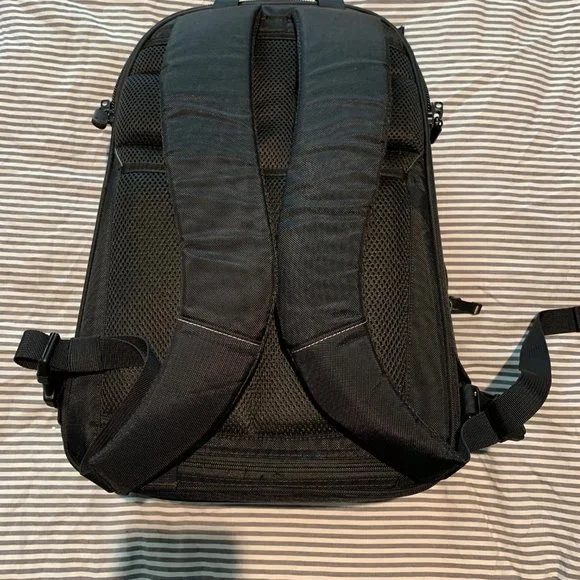 Brenthaven Metrolite Travel Laptop Backpack Fits 15.6 Inch TSA Compliant